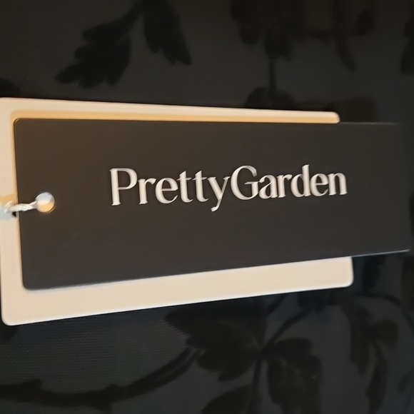 Elegant Black Floral Long Sleeve Dress Fully Lined - Picture 9 of 15